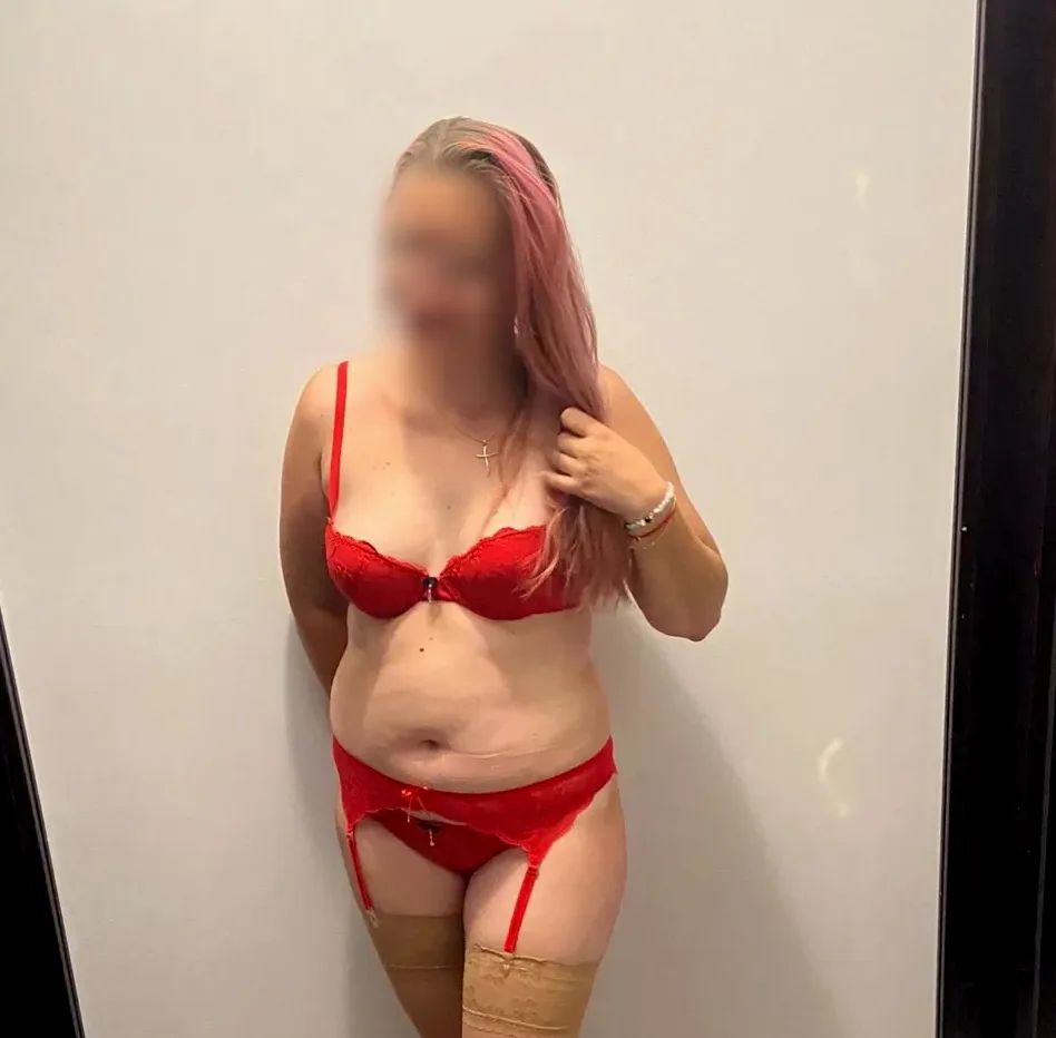 Demi, 32
