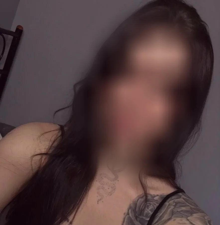 Evie, 34
