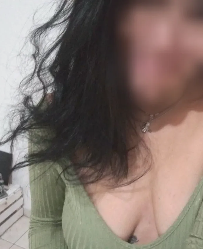 Hayley, 39