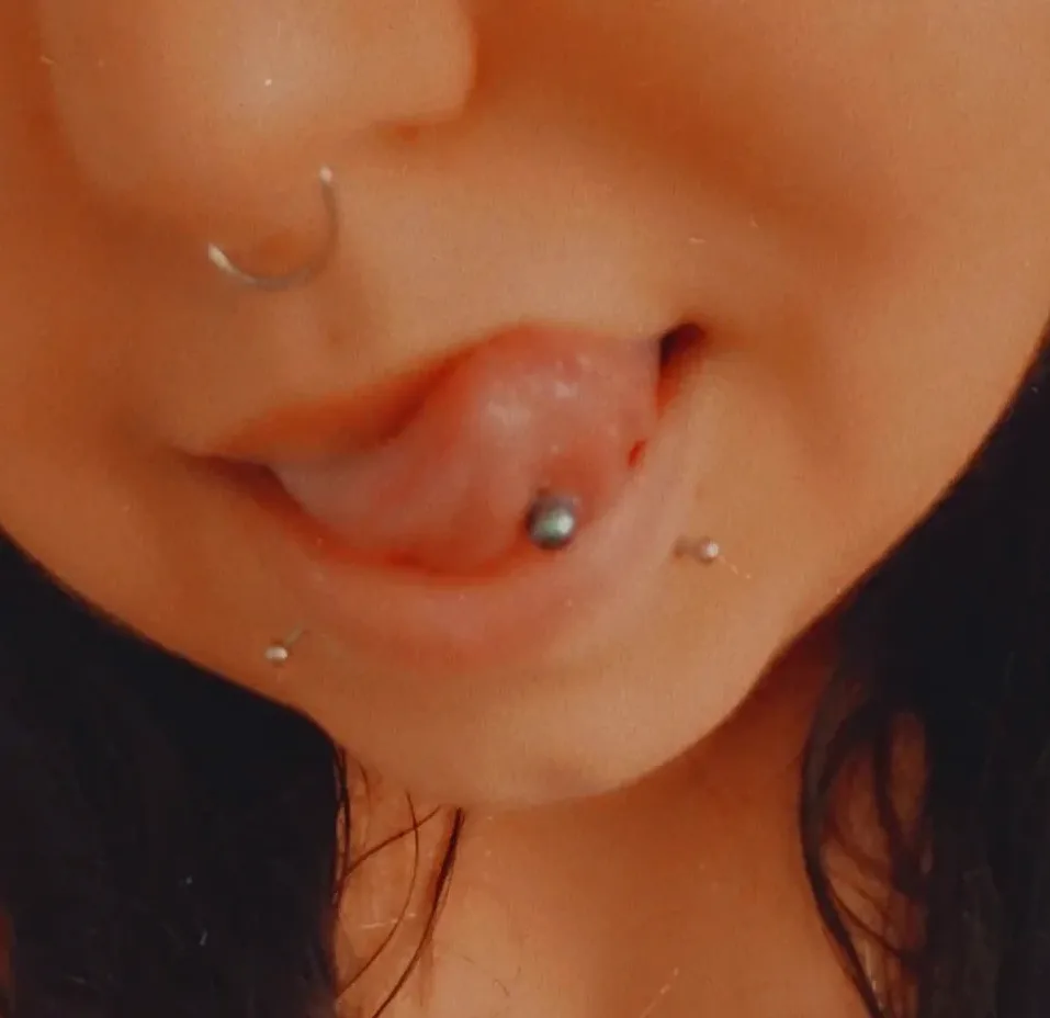 Isla, 30