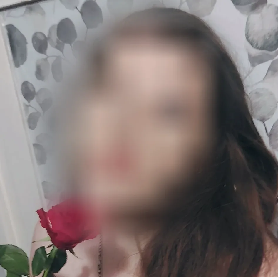 Kayleigh, 27